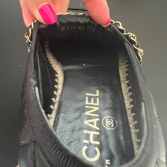 Authentic gently used Chanel Espadrilles with dust bag ( No box) - Picture 7 of 8